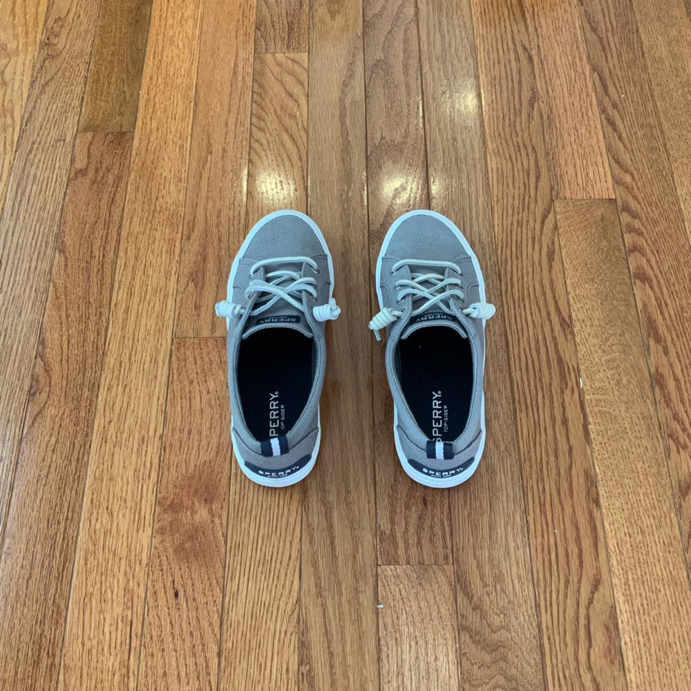 Women Sperry shoes - Picture 2 of 3